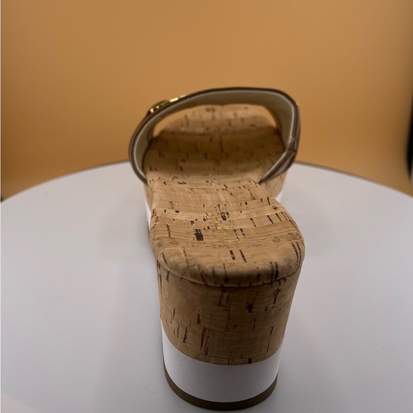 Michael Kors Women's Warren Platform Sandals. Open Toe, Leather - Picture 7 of 15